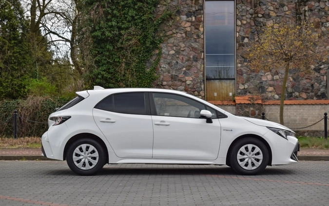 Toyota Corolla cena 63900 przebieg: 230000, rok produkcji 2019 z Boguchwała małe 529